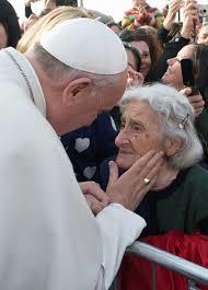 Papa na Audiência Geral: Onde não há honra para os idosos, não há futuro para os jovens