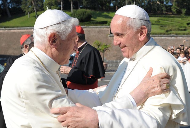 Vatileaks: Bento XVI foi o primeiro a denunciar a corrupção dentro do Vaticano, afirma Papa