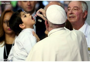 Papa Francisco visita hospital pediátrico