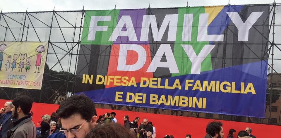Italianos fazem megaevento em defesa do matrimônio