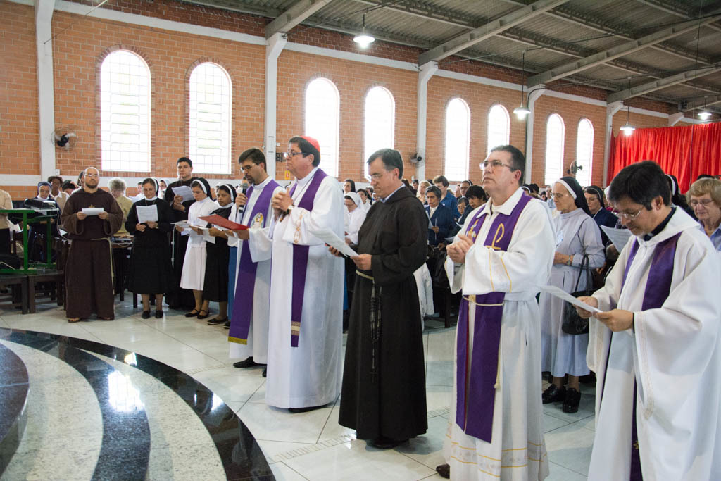 CRB movimenta muitos consagrados no Santuário da Divina Misericórdia