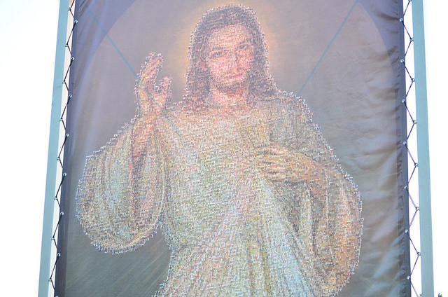 Santuário da Divina Misericórdia expõe painel com imagem de Jesus Misericordioso