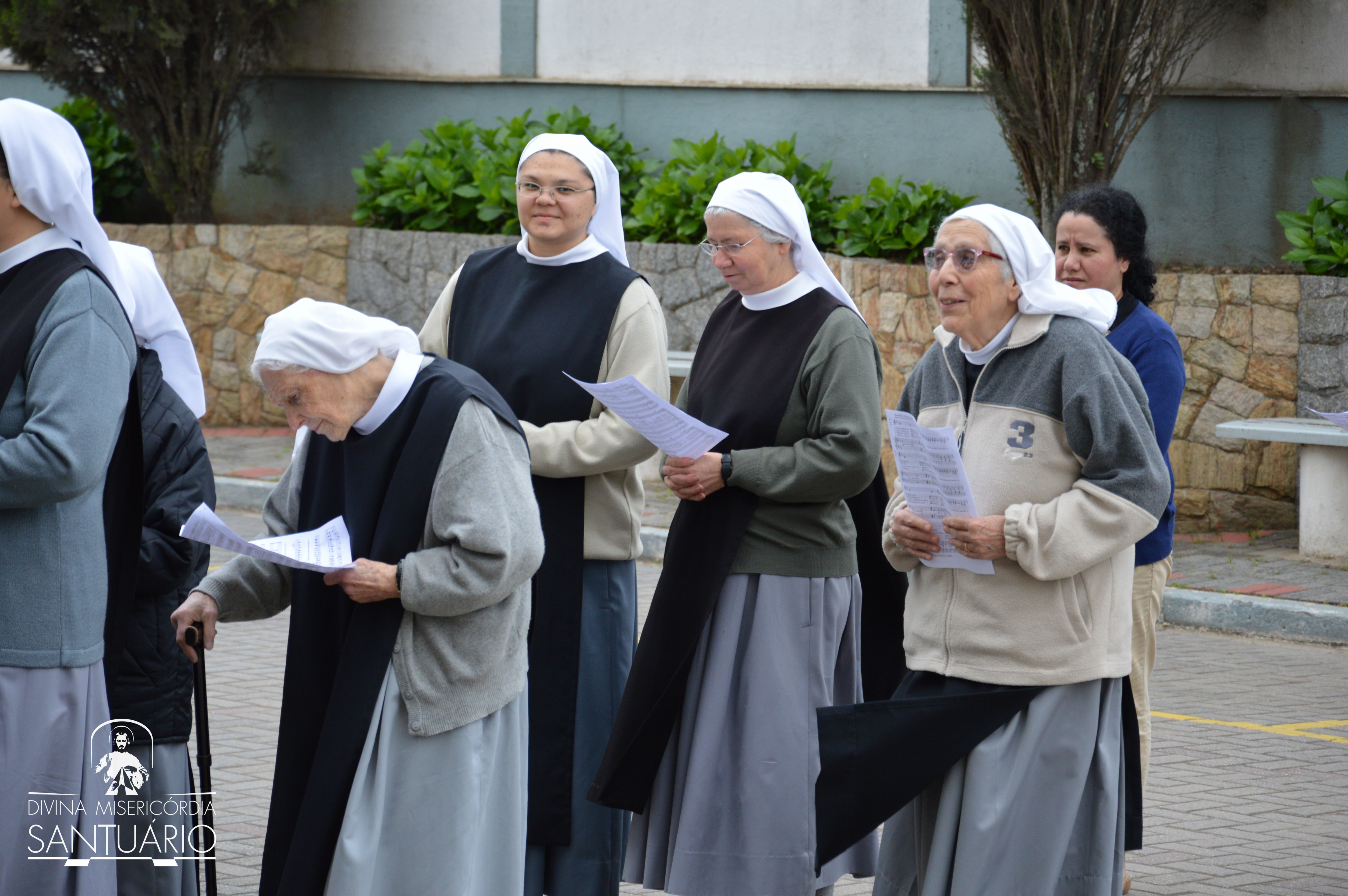 Irmãs Beneditinas peregrinaram até o Santuário