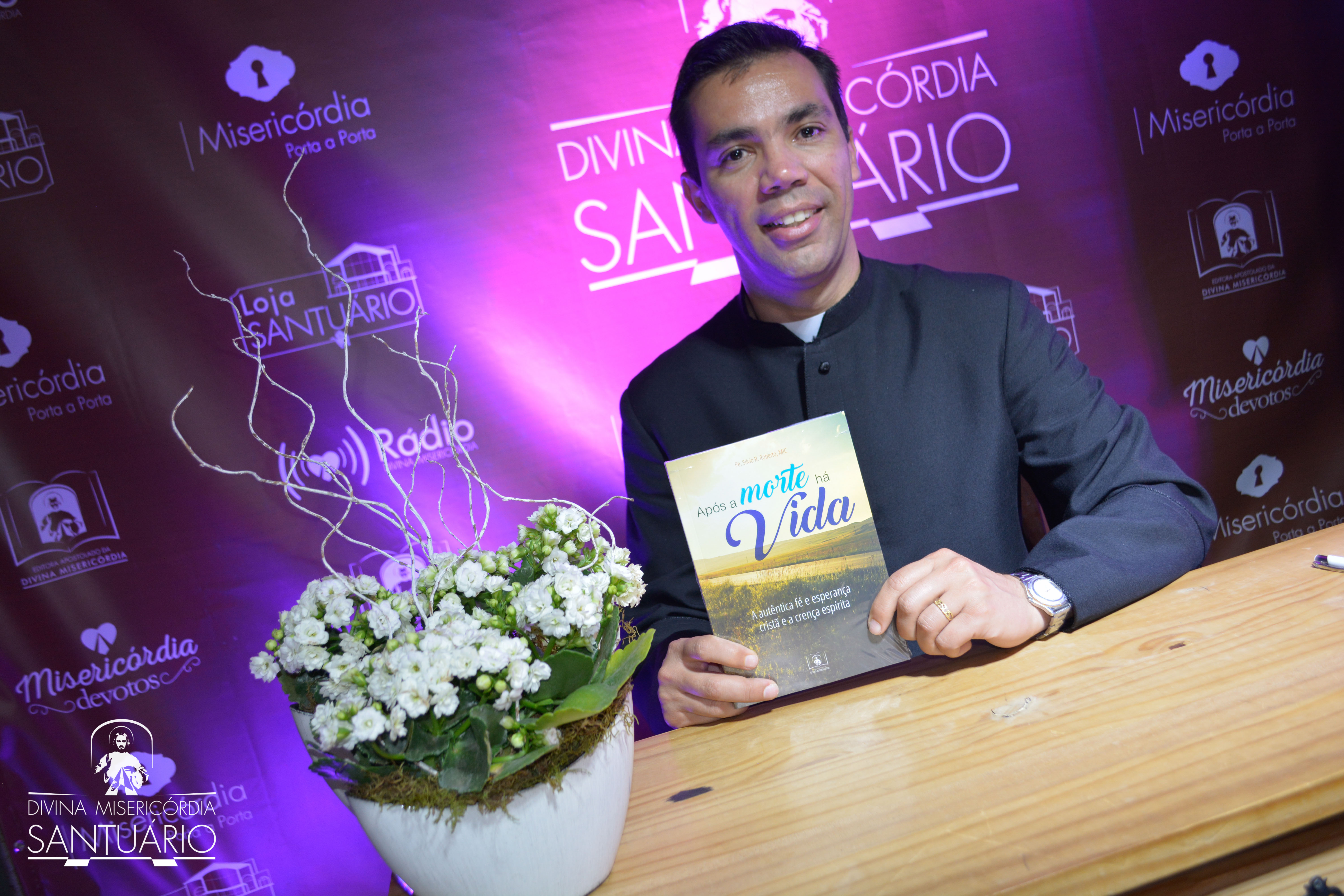 Lançamento do livro Após a morte há Vida, do Padre Silvio Roberto, MIC