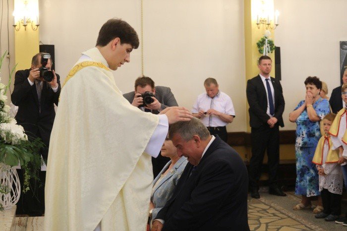 Filho da primeira-ministra da Polônia é ordenado sacerdote