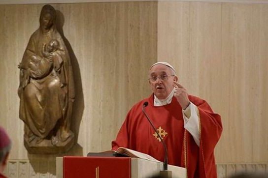 Papa afirma que a Cruz é “um mistério de amor”