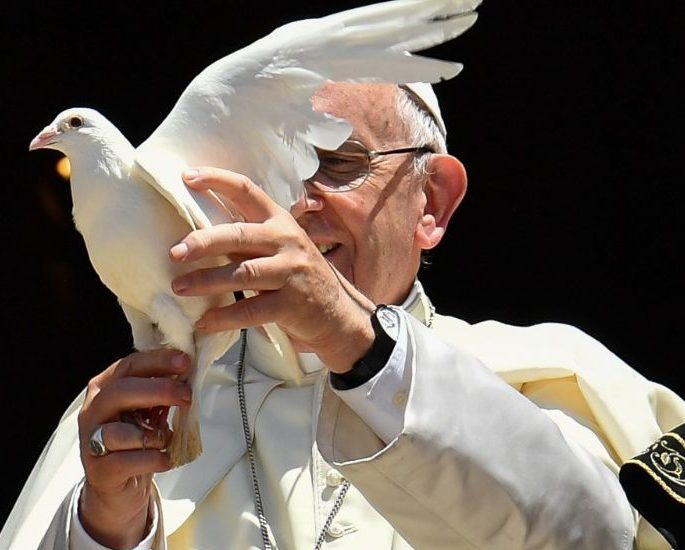 Papa pede paz no Oriente Médio