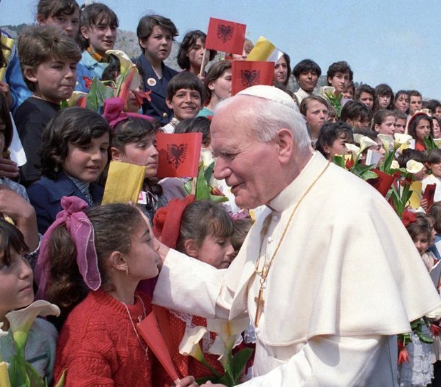 São João Paulo II: o Papa da juventude