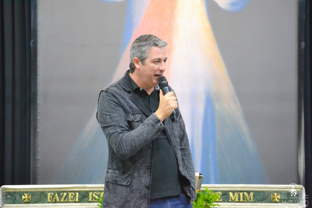 Rodrigo Ferreira participa do Grupo de Oração na Festa da Misericórdia 2019