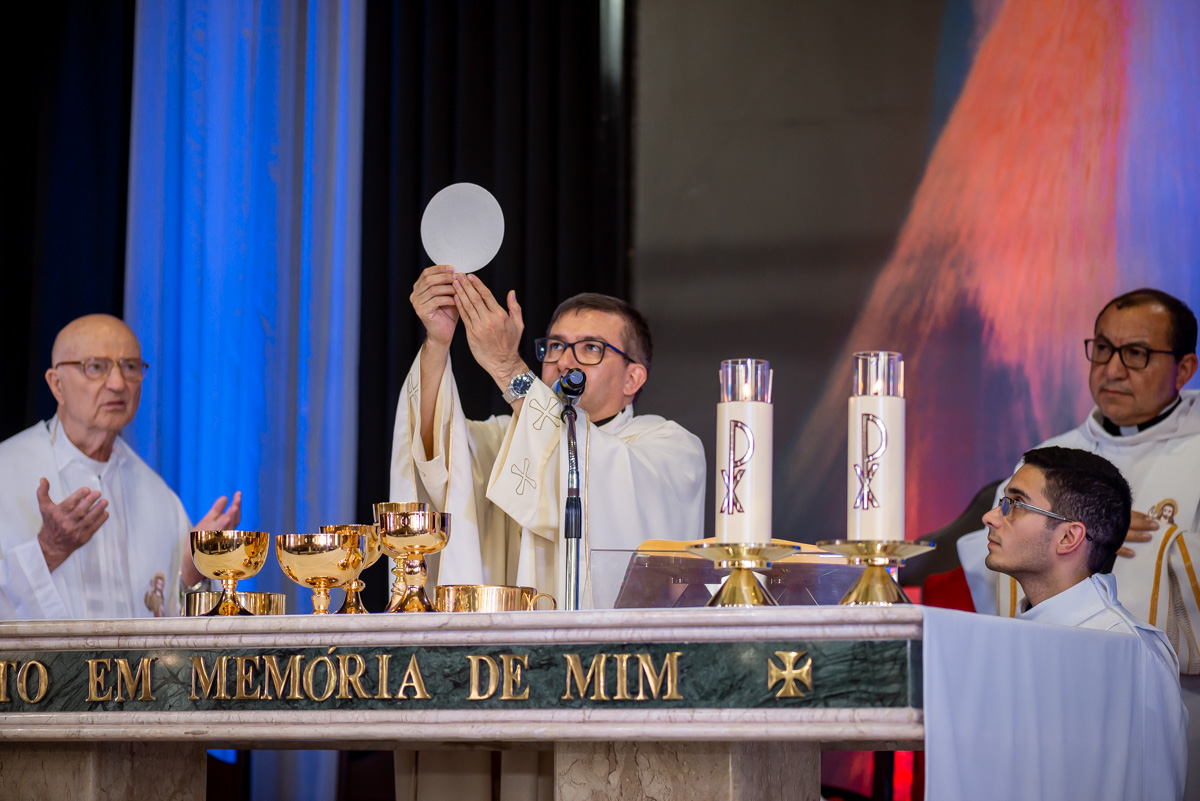 18º Congresso: Santa Missa e Consagração dos AEDM
