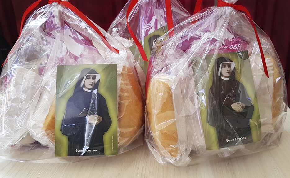 Santuário comemora o Dia de Santa Faustina com kit de bolo