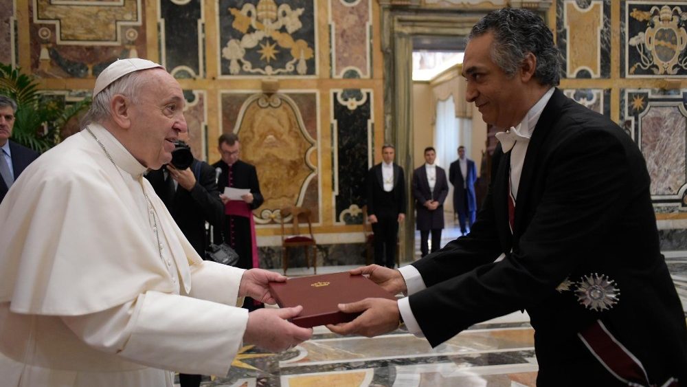 Papa Francisco recebe embaixadores e ressalta a importância de construir um mundo mais justo
