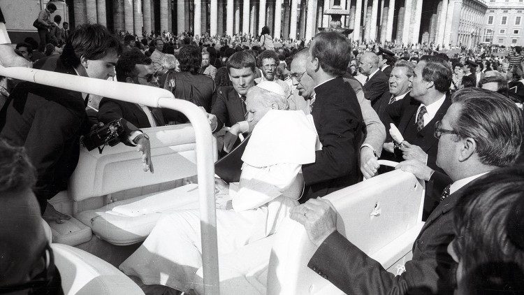 Papa Francisco relembra os 40 anos do atentado a João Paulo II