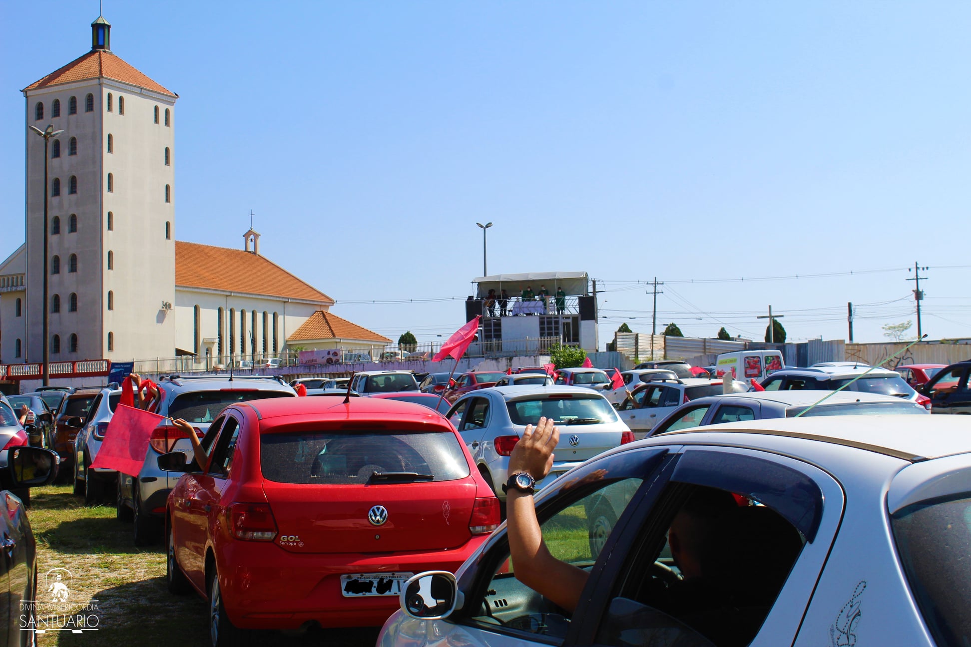 Encerramento da Missa drive-in no Santuário