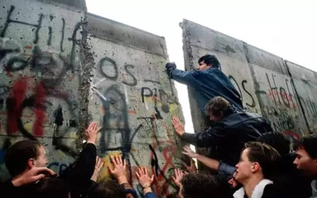 Queda do Muro de Berlim faz 33 anos e João Paulo II colaborou para isso